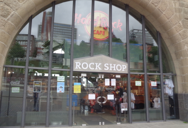 Rock Shop neben dem Hard Rock Cafe Hamburg